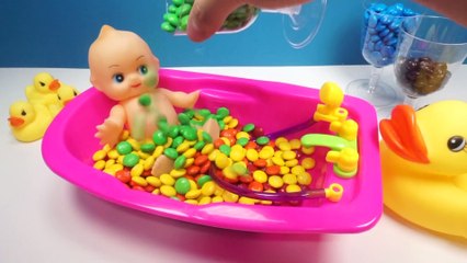 Learn Colors Baby Doll Bath Playing Time With Big Colors Candy M&M For Kids Tuddler