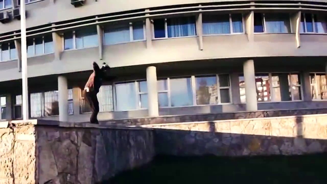 JUMP THE WORLD