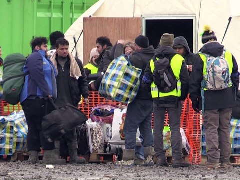 Grande-Synthe: le camp aux normes internationales accueille ses premiers réfugiés