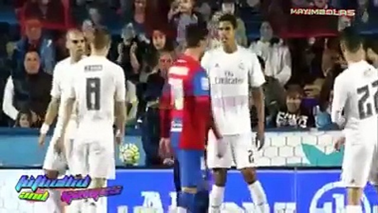 Pepe gets confused with Ronaldo in full ...