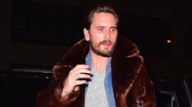 Scott Disick le pide a invitados firmar un acuerdo de no divulgación y rendir sus teléfonos