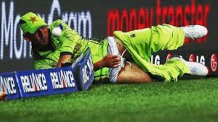 Top 10 Funniest fielding ever in cricket history in HD interesting