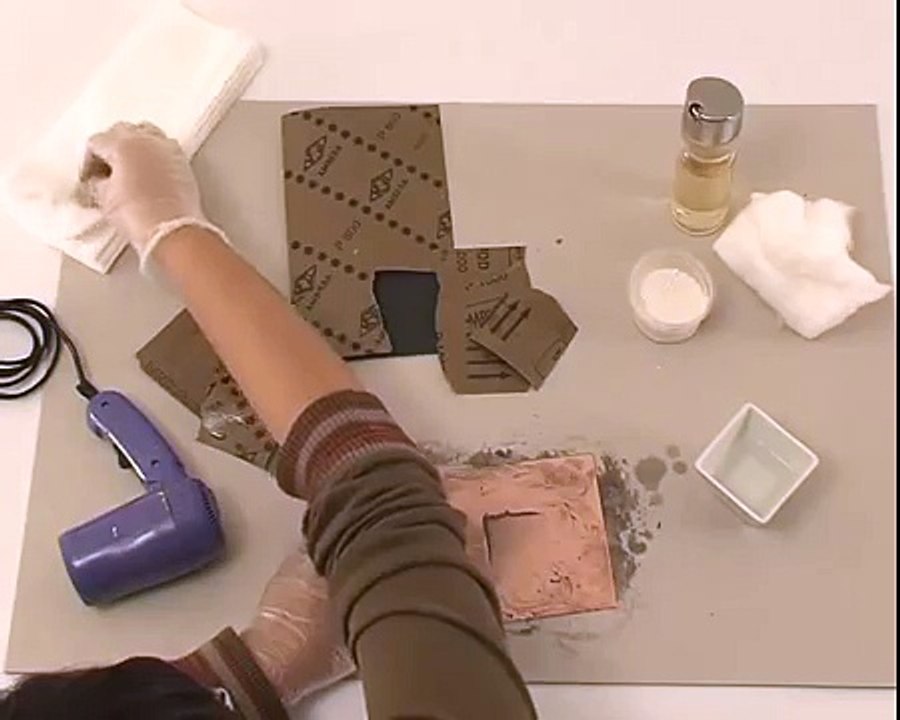 Lijado y preparado de una plancha de grabado