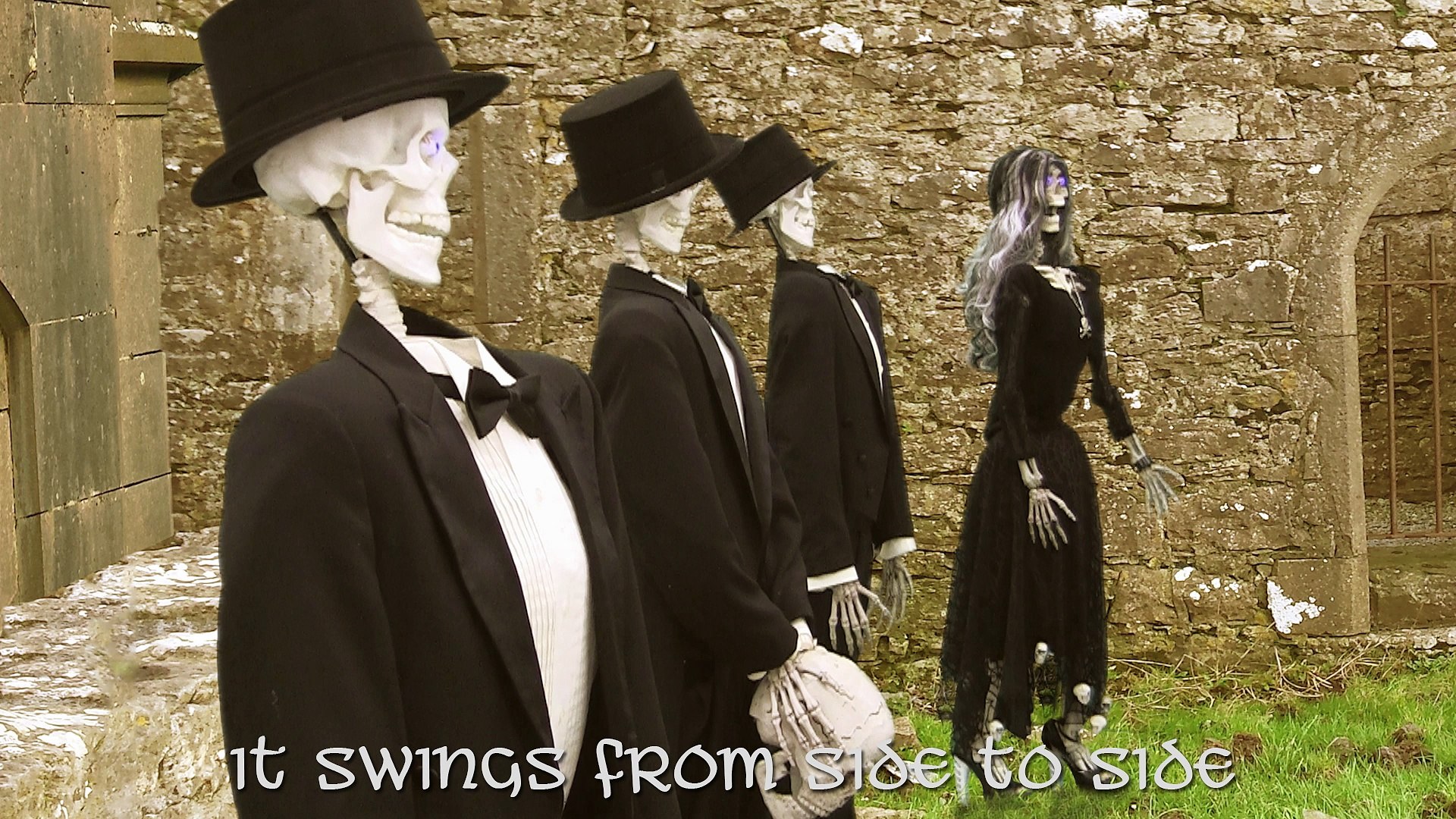 ⁣Sindy Skinless sings O Zombie Boy (2016) for St. Patrick's Day.