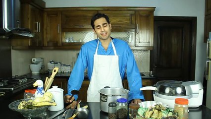 A Pakistani Cooking Show Host Struggles To Get Through The Show!