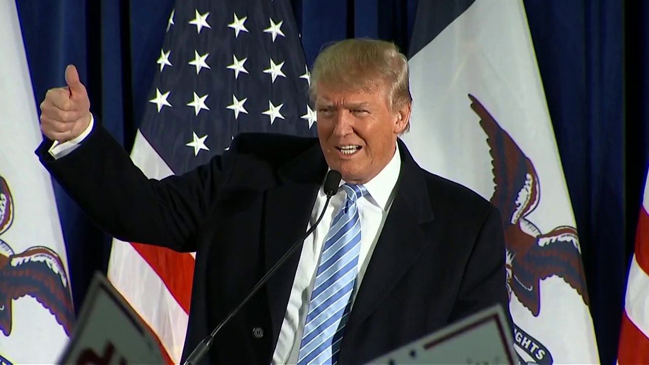 Donald Trump Heckled During Iowa Rally | NBC News