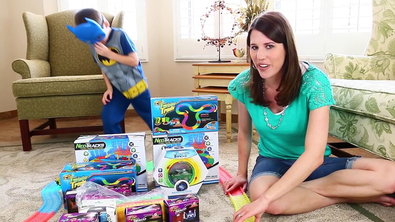 MEGA CARS TRACK! Neo Tracks Police Cars & Fire Trucks Toys with DisneyCarToys & Little Bat