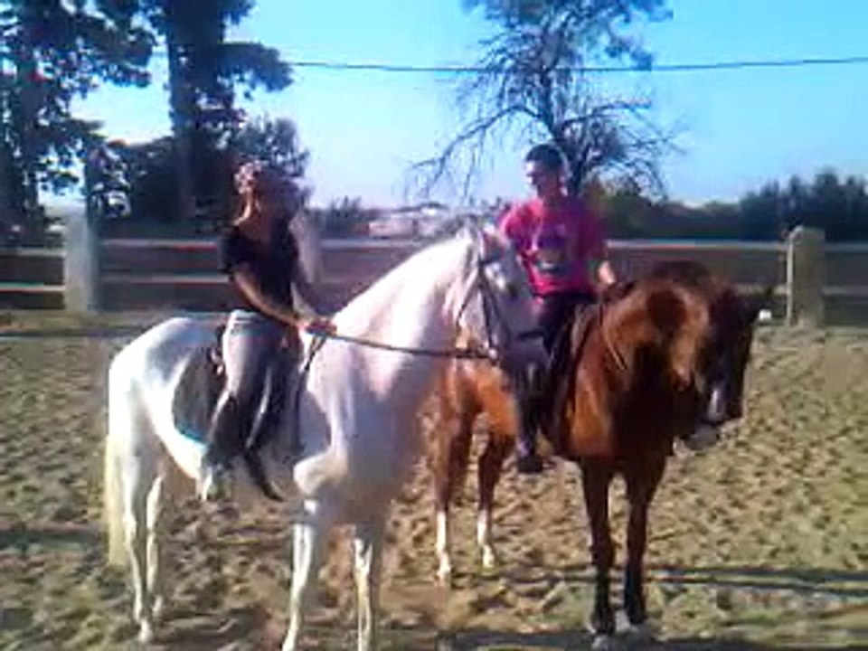 yo montando a mi caballo otelo con un amigo :D 4