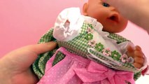 Une robe de roses ? La campagnarde porte son Dirndl – Adorable petite poupée Baby Born en