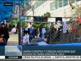 Refugiados en Grecia esperan que pronto se abran las fronteras