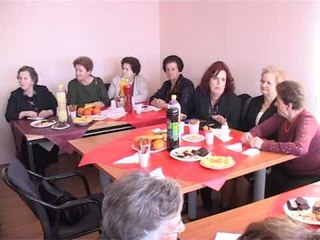 Lajme - Pensionistet festojnë 8 Marsin