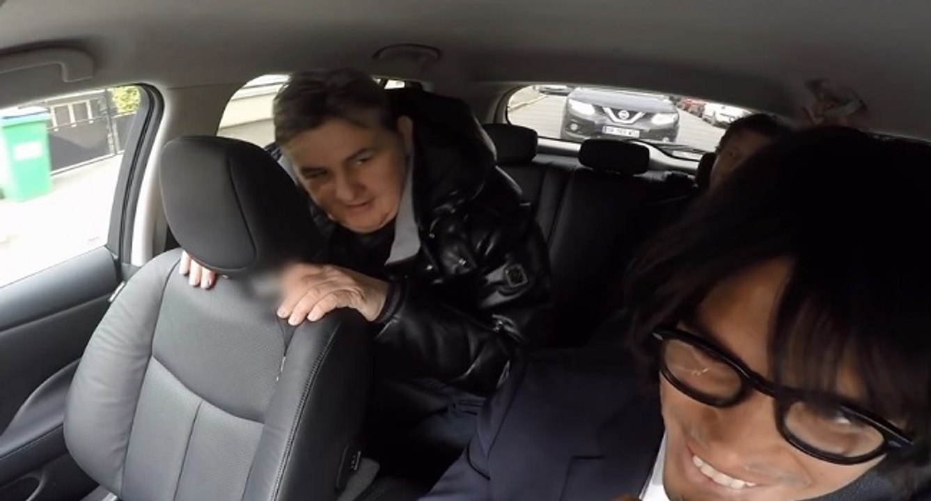 Une caméra cachée avec Thiago Silva en chauffeur de voiture Nissan