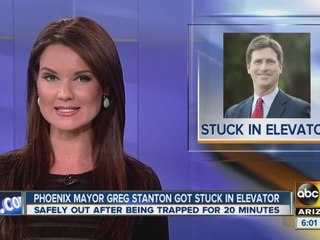 Phoenix Mayor Greg Stanton get stuck on an elevator