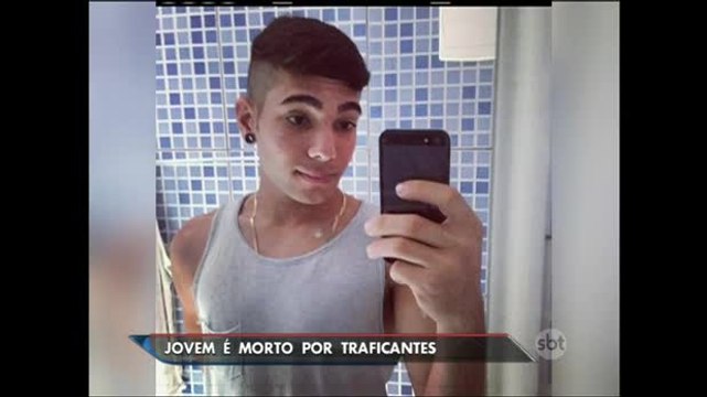 RJ: Corpo de jovem é encontrado carbonizado em porta-malas de carro