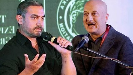 Aamir Khan FUNNY REACTION On Anupam Kher's Intolerance Speech