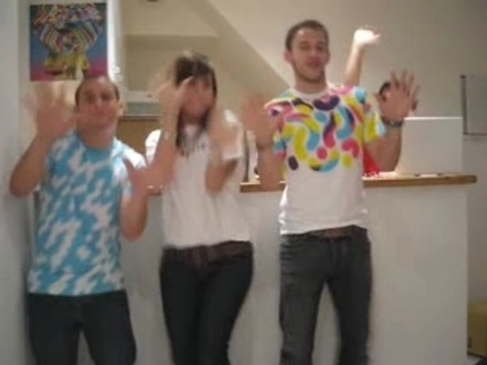 Les Pakonten dansent la Poutine