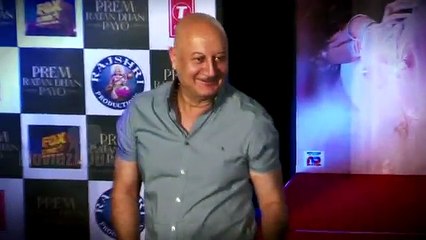 Aamir Khan FUNNY REACTION On Anupam Kher's Intolerance Speech (FULL HD)