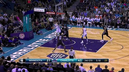 Zach LaVine Throws Down the 360 Slam!