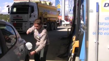 Balıkesirli Kız Kardeşler Akaryakıt İstasyonu İşletiyor