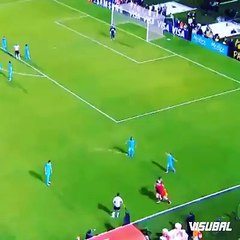 تصرف طريف من حكم راية مجنون