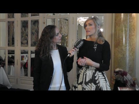 Luján Argüelles presenta en el hotel Ritz 'Un príncipe para tres princesas'