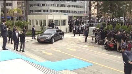 Davutoğlu, Çipras ile Görüşmek Üzere Başbakanlık İzmir Ofisinde