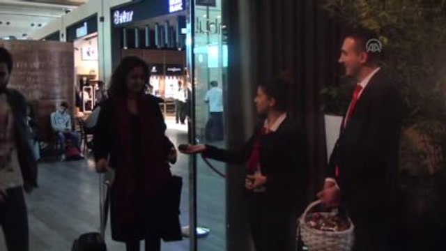 THY'den Kadın Yolculara Akide Şekeri