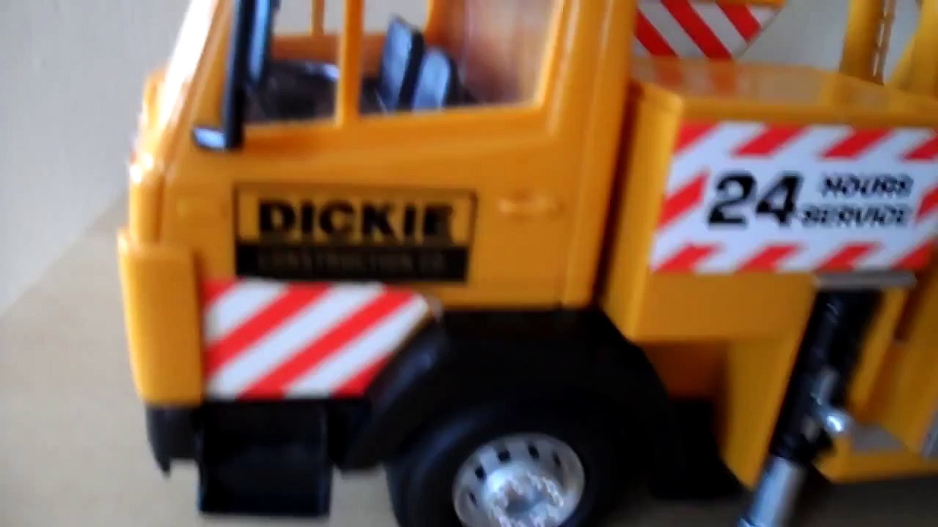 dickie toys liebherr excavator