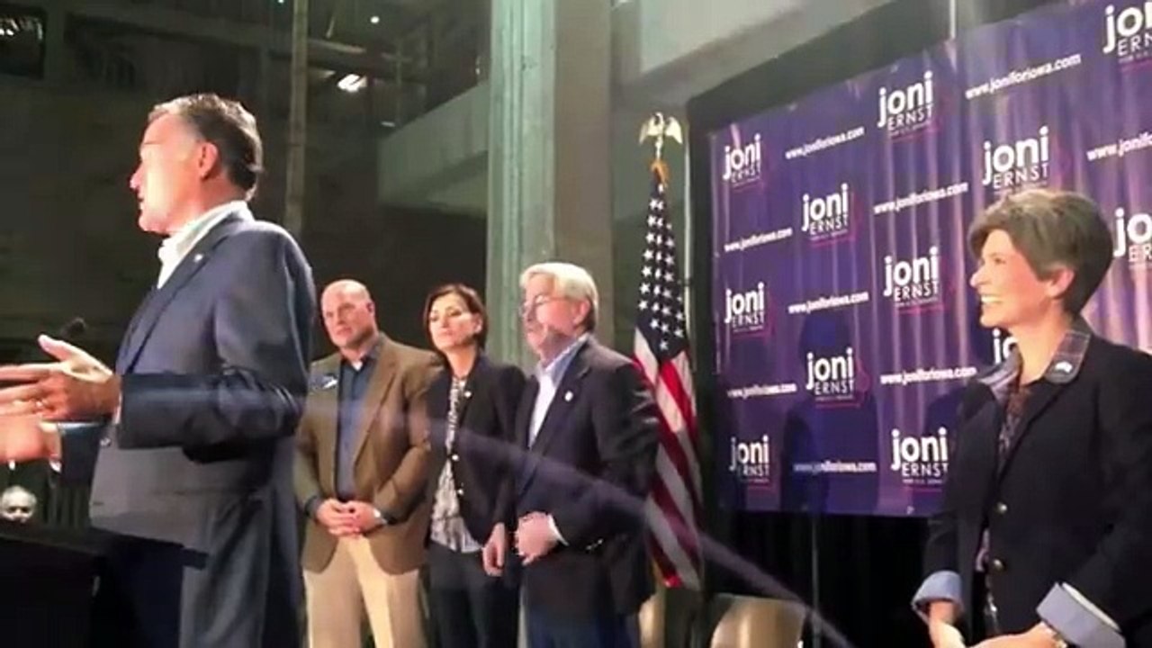 Mitt Romney Cracks Hilarious Joke At Obama s Expense