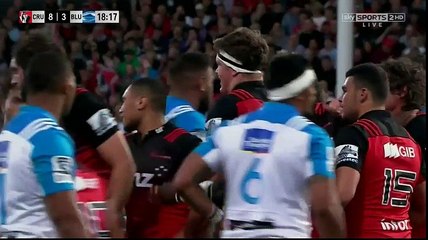 Les Crusaders dominent les Blues