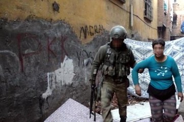 Sur'dan Tahliye Edilenler: Bizi Zorla Tutup Kullandılar
