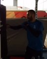 Benzema mostra habilidade no boxe