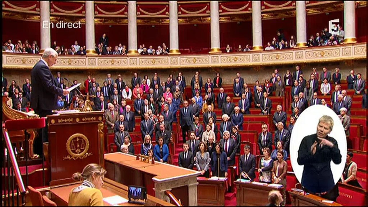 Minute de silence à l'Assemblée en hommage à Sophie Dessus