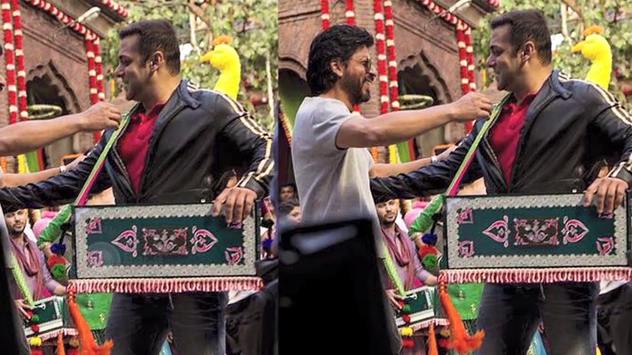 Shahrukh Khan Visits Salman Khan On The Sets Of Sultan