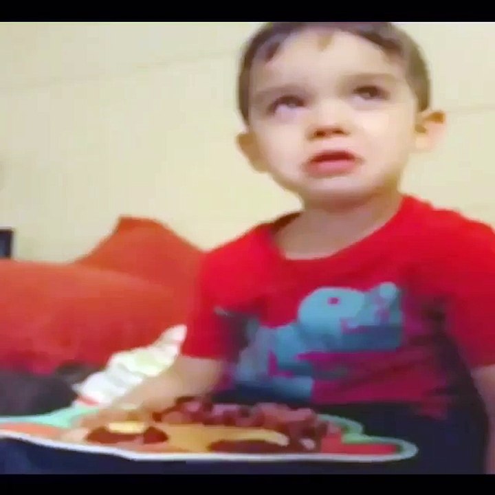 Video Lucu - Gemes Banget Anak Laki-Laki Ini