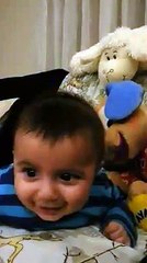 Lama Gibi Tüküren Bebek