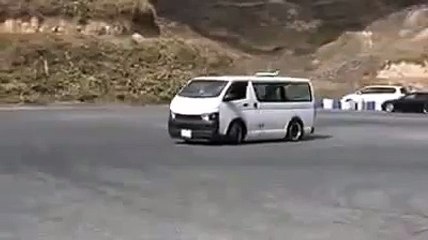 MiniVan Drifting Crazy Driving Engine Sound
