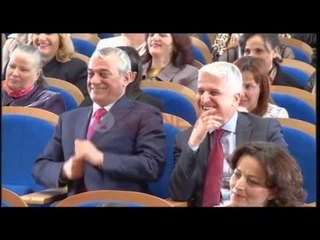 Anëtarësimet në PS, Rama me gratë: Jam karafil i Artës deri në Kongres- Ora News