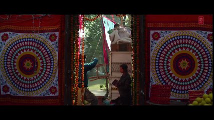 Queen- London Thumakda Full Video Song HD