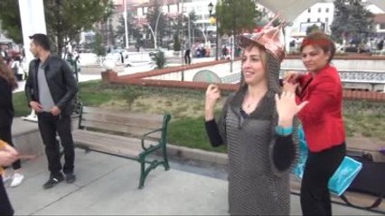 Tokat Yeniçeri Kıyafetiyle Kadınların Eğitimine Dikkat Çektiler