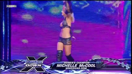 Divas Championship: Michelle McCool © vs. Melina