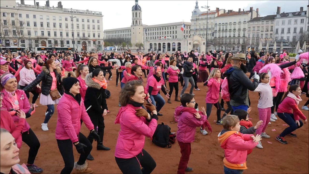 Lyon : "Danser pour elles" place Bellecour