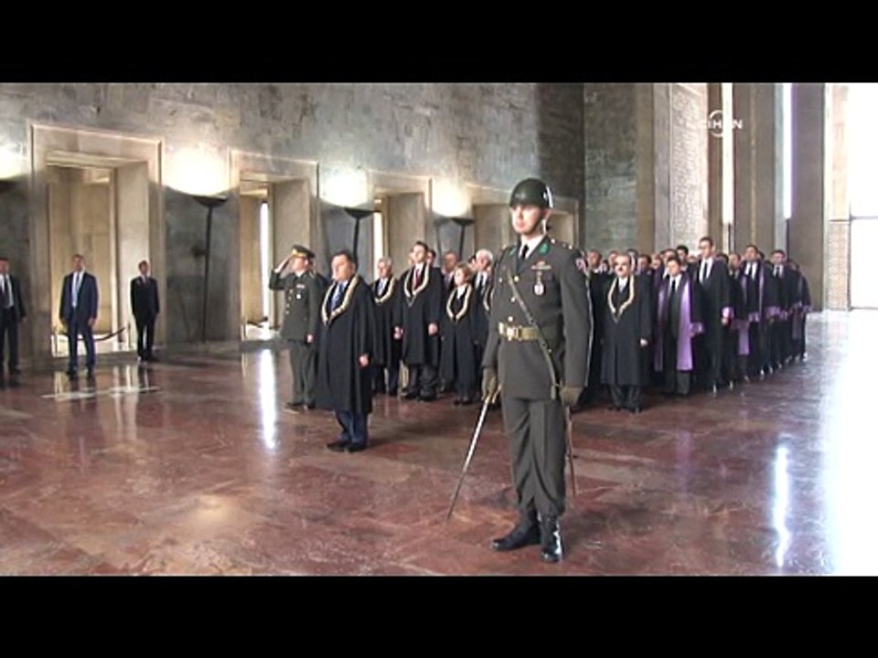 Anayasa Mahkemesi Başkanı Kılıç, Anıtkabir'i ziyaret etti