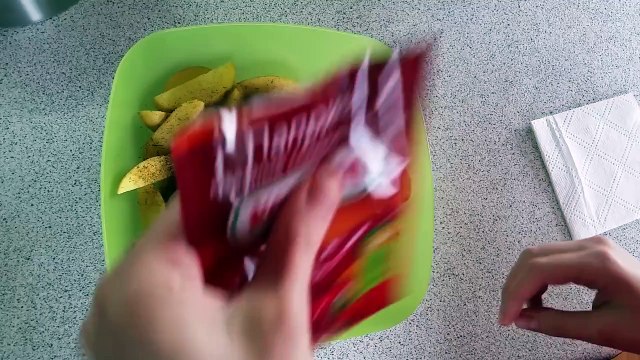 Картошка по деревенски в духовке рецепт (картофель запеченный в духовке)