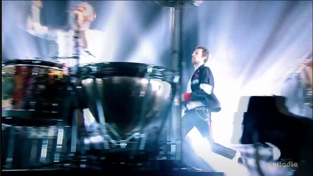 Coldplay Live from Japan (HD) - Viva La Vida