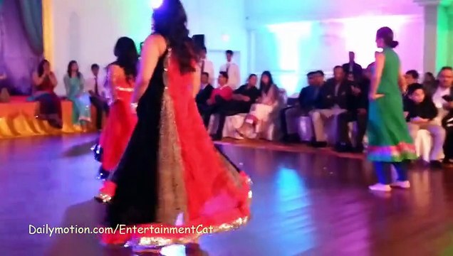 Punjabi Wedding Dance On Song - Mundeya nu thag le - HD ✔