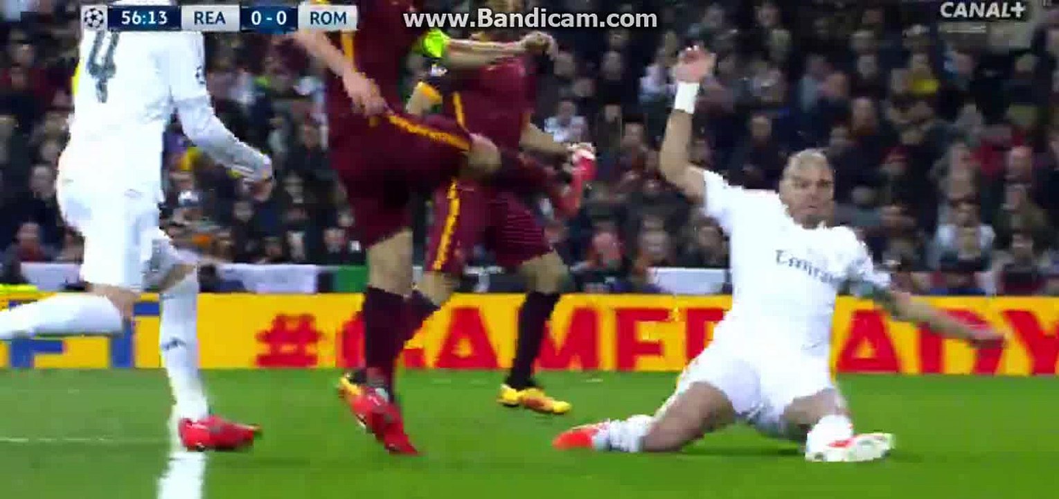 Florenzi super chance to score - Wojciech Szczesny super save - Real Madrid vs Roma 08-03-2016