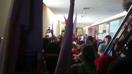 Manifestantes concentrados no Palácio Anchieta, sede do governo do ES (2)