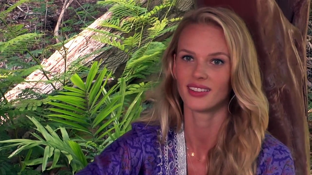 SI SWIMSUIT 2011 FIJI MODELS