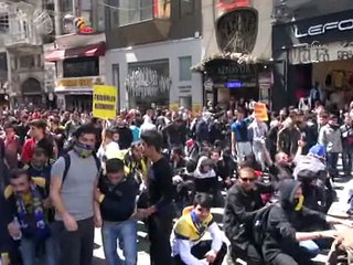 Taraftarlar ile polis arasında nefes nefese kovalamaca yaşandı